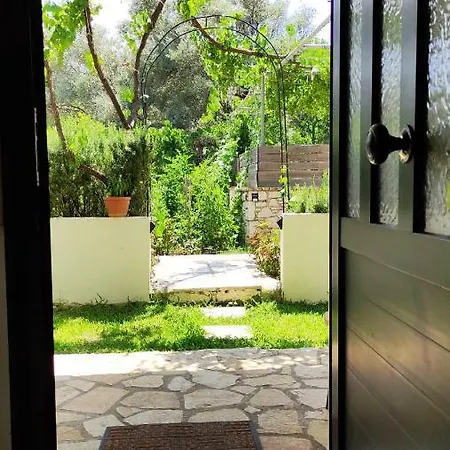 Dionysia Apartment *